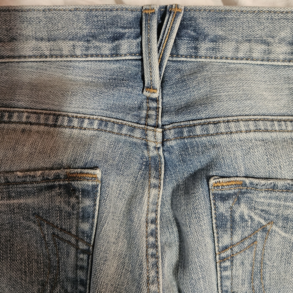 True Religion Blue Cropped Jeans with Embroidered Floral Patches - Picture 15 of 16